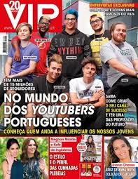 She was in a relationship with youtuber windoh from 2018 until 2020. Windoh Youtuber Idade