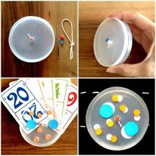 Kartenspielhalter Fur Kinder Aus Chipsrollendeckeln Spielkartenhalter Kartenhalter Kunsthandwerk Fur Kinder