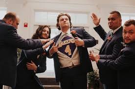 Alex caruso in concussion protocol. Hardcore Lakers Fan Gets Married In Alex Caruso Jersey Bald Mamba Responds Accordingly Lakers Daily
