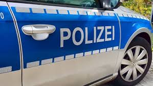 Maybe you would like to learn more about one of these? Somalischer Schwarzfahrer Randialiert Und Zeigt Hitlergruss Wochenendspiegel