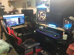 This is suitable for all parts of a home but you should at least look at how it can be made with your garage in mind. Yes I M In My Garage Lol In The Process Of Building A Finished Stream Room This Is My First Pc Setup Love Getting Ideas From All Of You For My New