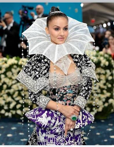 Natasha Poonawalla (@natasha.poonawalla) attends the Met Gala 2025 in custom Manish Malhotra couture (@manishmalhotraworld), offering a considered interpretation of the theme through Indian craftsmanship and references to her Parsi heritage. Her look