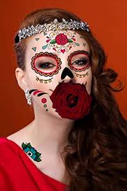 Et la toile d'araignée, c'est vraiment facile : Maquillage Halloween 20 Modeles Vus Sur Pinterest A Copier Chez Soi Cosmopolitan Fr