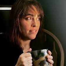 Tracey Renaud's Instagram, Twitter & Facebook