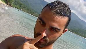 Il cupido sembrerebbe essere proprio mattia ferrari, colui che era stato considerato la nuova fiamma di belen. Belen Addio De Martino Ecco Il Bacio Con Il Nuovo Fidanzato Foto Donnapop