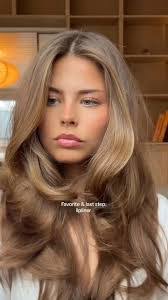 Sarah Bickham's Instagram, Twitter & Facebook