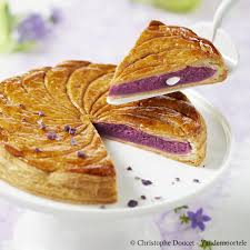 Recette Galette A La Creme De Violette Et Aux Amandes Recette Recette Galette Galette Des Rois Recette Galette Des Rois