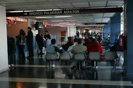 Heavy smoke was rising from the hospital with ambulance sirens being heard. Medicos Sin Control Los Duenos De La Salud Publica En Chile Ciper Chile