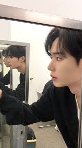 Follow for more Kim jong BoNK 1 ow. IT SEEMS LIKE LIFE IS GIVING YOU  LEMONS. MAN, YOU KNOW WHAT SAY ТотнаТ? TO ТН? SAY SCREW LEMONS! HAVE ZERO  USE FOR FORTHEM!