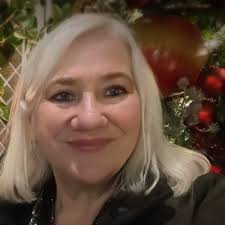 Maureen Carmichael (@MaureenCarmich8)