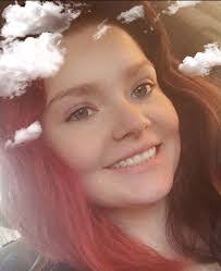 Elizabeth Pullen's Instagram, Twitter & Facebook