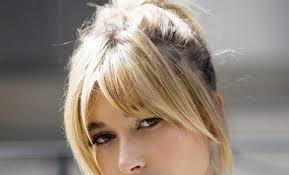 Acconciature big hair, frangette capelli, acconciature con frangia . Non E Piu Il Tempo Delle Mele Ora Va La Frangia Non Frangia Signoresidiventa Com