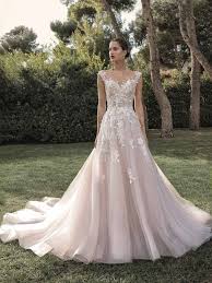 Foto, consigli, modelli e novità per questa nuova stagione di matrimoni. Abito Da Sposa 2020 Demetrios 200109 Atelier Samuela Spose Torino