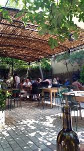 L Exterieur Ou L On Mange Photo De Cote Jardin Pernes Les Fontaines Tripadvisor