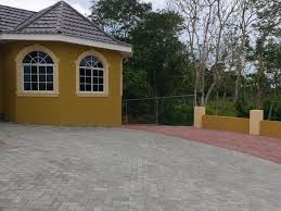 The accommodation features a shared kitchen, a shared lounge and luggage storage for guests. 3 Bedroom House For Sale In Manchester Kw Jamaica In 2021 Good House House 3 Bedroom House