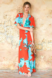 Unsure of what to wear to your next summer wedding? What To Wear To A Beach Wedding Women S Dress Attire