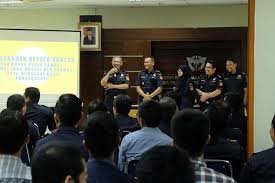 Kantor bea cukai sabang berdasarkan peraturan menteri keuangan nomor 168/pmk.01/2012 tanggal 6 november 2012 merupakan kantor pengawasan dan pelayanan tipe madya pabean c cabang. 7 Pegawai Bea Cukai Tanjung Emas Dimutasi Solopos Com