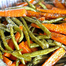 Honey Balsamic Glazed Roasted Carrots And Green Beans Gluten Free Recipe Yummly Recipe Green Beans Carrots And Green Beans Green Beans Side Dish