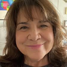 BREAKING NEWS: Only Murders in the Building has received a 55-minute  standing ovation from me in my living room after rewatching all episodes  324 times. TV Threads