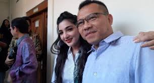 Ia merupakan anggota dewan perwakilan rakyat republik indonesia dari fraksi partai amanat nasional yang menjabat sejak 2 oktober 2014. 8 Tahun Menikah Dengan Anang Hermansyah Ashanty Itu Tidak Mudah
