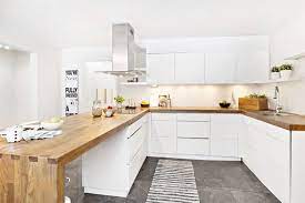 idees d amenagement d interieur en bois mobilier et accessoires cuisine moderne cuisine blanche et bois cuisine bois