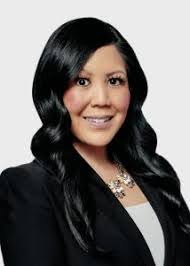 Jen Dexter's Instagram, Twitter & Facebook