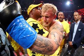 Jake paul ended up escaping with mayweather's hat and only suffered minor brutal injuries including chipped tooth and a blackeye; Jake Paul Receives Chilling Warning As He S Called Out Twice After Beating Ben Askren Mirror Online