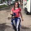 Familiares, amigos y vecinos de zaira rodríguez, la joven pilota de karting de 21 años asesinada el sábado pasado en un intento de asalto, se concentraron este martes en la localidad bonaerense de villa ballester para reclamar seguridad y pedir justicia por el crimen. 1