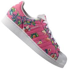 Today, athletes, artists and everyday stars continue to make the shoe their own. Adidas Superstars Damen Rosa 1b27f3