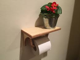 Toilettenpapierhalter Klopapierhalter Klorollenhalter Holz Gebremst Mit Abstellplatte In 2020 Toilet Paper Holder Unique Items Products Toilet Paper