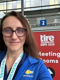 Heather Bobbitt's Instagram, Twitter & Facebook