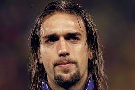 See more ideas about football, gabriel batistuta, soccer. Argentina Icon Batistuta Undergoes Ankle Surgery After Begging Doctor To Amputate Legs Goal Com