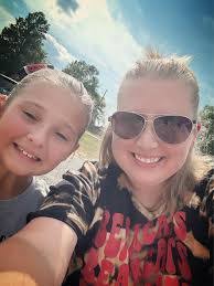 Stephanie Bawden's Instagram, Twitter & Facebook