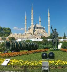 selimiye mosque meydan edirne turkey in 2020 taj mahal landmarks building