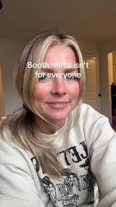 Here are 3 things I’d look for in a commission salon 👇🏻 ✨ An owner that  values work/life balance for their stylists ✨ A salon that allows you to  grow your own brand/ social media pages ✨ Attainable ...