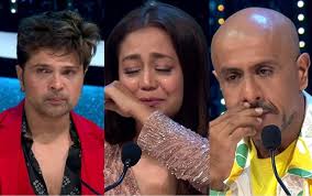 Indian Idol judge Vishal Dadlani's rare emotional breakdown in public as ace music composer recalls phone conversation with mother; Neha Kakkar cries bitterly