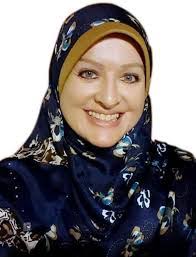 Aisha Schwartz's Instagram, Twitter & Facebook