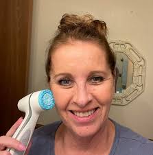 Hello, I'm Lori and something to know about me is