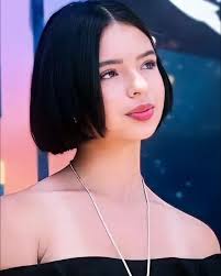 Awwww I love this couple and their family! Thank you for letting me comment  and post because I have nothing but joy and love for this beautiful family!  Here Mrs. Obama is