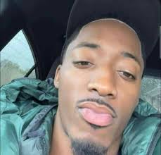 JUSTICE FOR Erik Spencer. PRAYERS FOR SPENCER FAMILY 🙏🙏🙏 #JEFFERSONCITY  — Roughly two dozen people gathered at 301 High Street in Jefferson City  Wednesday morning to hear the sister and father of