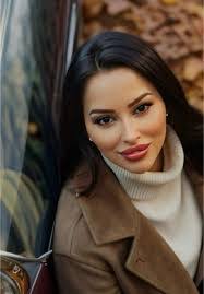 Jessica Savell's Instagram, Twitter & Facebook