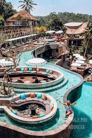 Wanna Jungle Pool And Bar In Bali Indonesia The Kayon Jungle Resort Is Designed For Traveller Who Looking For A Luxury Jungle Resort Hotel Pool Resort Pools