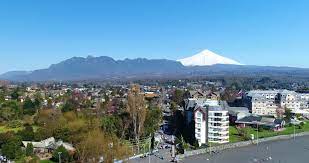 My adventures in pucón, chile consisted of plenty of water sports, roaming around a town that reminded me of the village in whistler, canada, and eating plenty of amazing food. Pucon Chile City Beach City Stock Footage Video 100 Royalty Free 32721073 Shutterstock