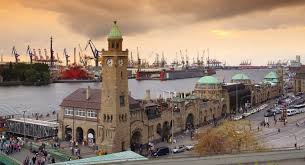 Pauli ☠ hier gibt's die aktuellsten news und infos zum verein und unseren kiezkickern! St Pauli In Hamburg More Than Reeperhahn