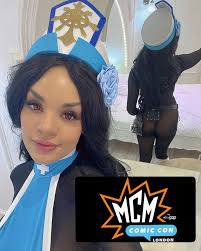 Today was bloody awesome! Thank you so much to all you amazing cosplayers  that suffered for a photo with me 🥰🥰