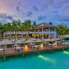 Oldalunkkal szeretnénk kaput nyitni ehhez az elképesztő világhoz és segítséget nyújtani az utazni vágyóknak, hogy feltérképezzék igényeiknek legmegfelelőbb szálláshelyeit. Maldiv Szigetek Kurumba Maldives Resort Mar 226 448 Ft Tol Maldiv Szigetek Utazas Utazasok