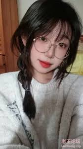 台湾情侣泄密》高三表妹手机里发现的秘密洗澡的时候[1V 6P-561MB] | 精选Porn