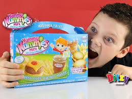 BEST EVER BURGER!!! YUMMY NUMMIES Candy Burger Maker unboxing & How-to