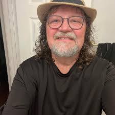 Johnny Findley's Instagram, Twitter & Facebook