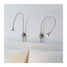 Elle est pleine de détails ingénieux, comme le rangement à glisser sous le lit et la commode qui fait aussi office de table de. Meubles Et Articles D Ameublement Inspirez Vous Chambre Contemporaine Ikea Chambre Parents